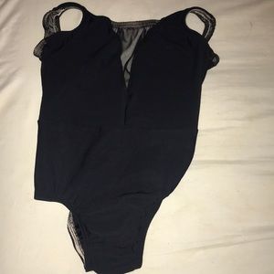 Lucky Leo mesh dart style